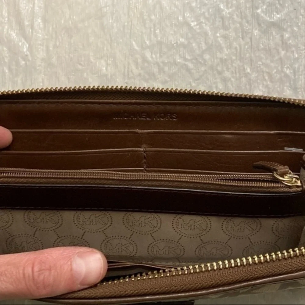 Michael kors signature mk brown and tan clutch zipper wallet